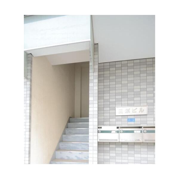 田原ビル エントランス