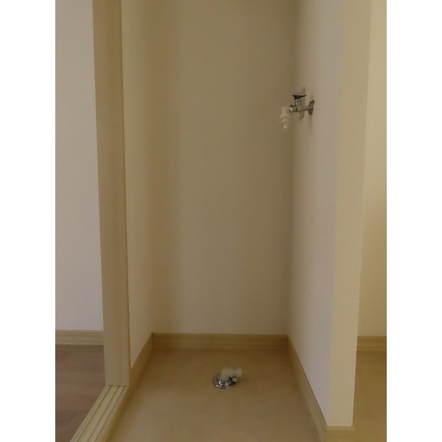 ビーバレーＭⅡ203号室 洗濯機置場