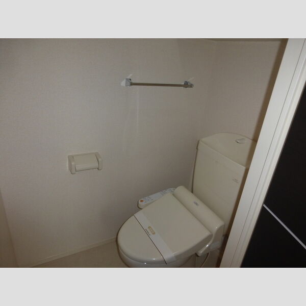 クオーレ302号室 温水洗浄暖房便座