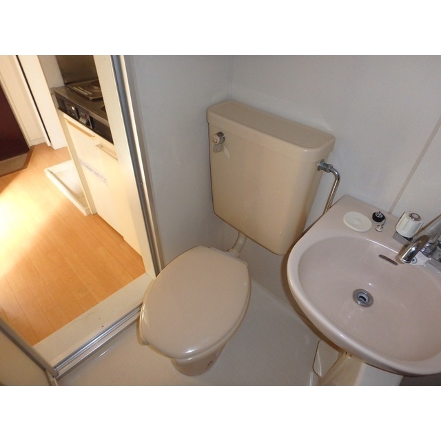 レオパレスアムール201号室 内観