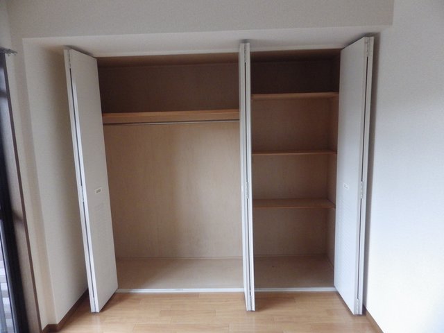 リヴェール高幡６ 収納