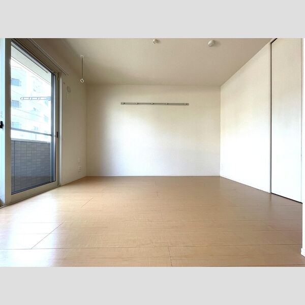 ラマージュⅡ103号室 LDK横洋室6帖