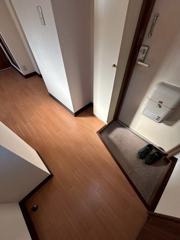 川本ビル4階 玄関