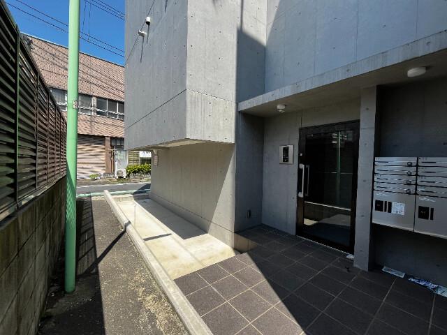 ＡＹ　ＭＩＮＡＭＩＳＥＮＪＵ2階 エントランス