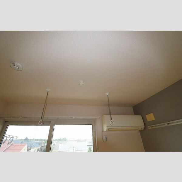 チェリーブラッサム302号室 室内物干し