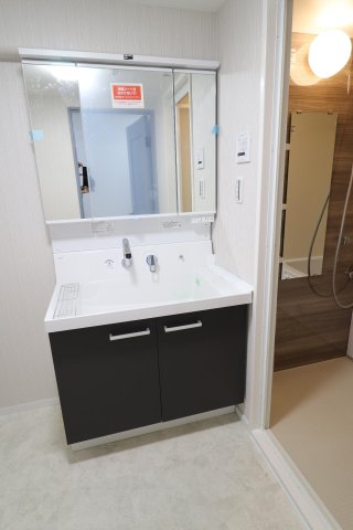 メゾン和光台9階 新品の洗面台（幅90cm）に交換済です！