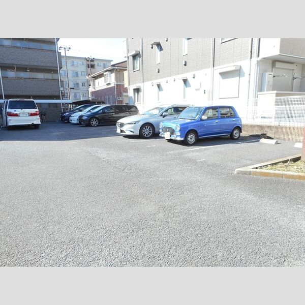 ファミール行徳207号室 駐車場(要空き確認)