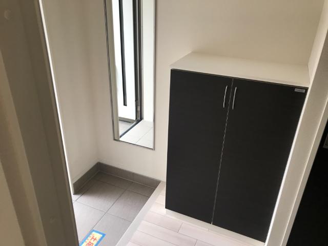 グリーンパーシモン102号室 玄関