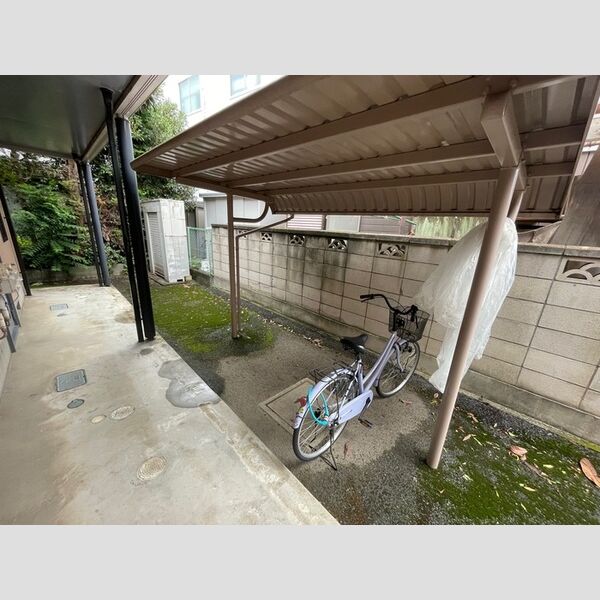 ハイツ関口 駐輪場