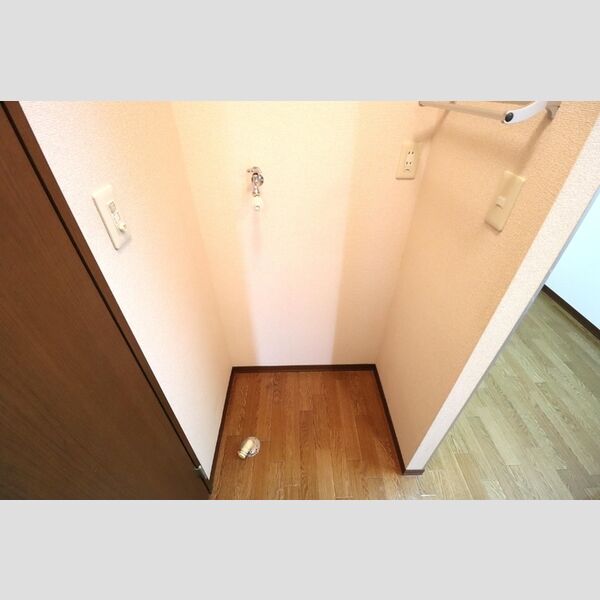 レオン　B101号室 洗濯機置き場