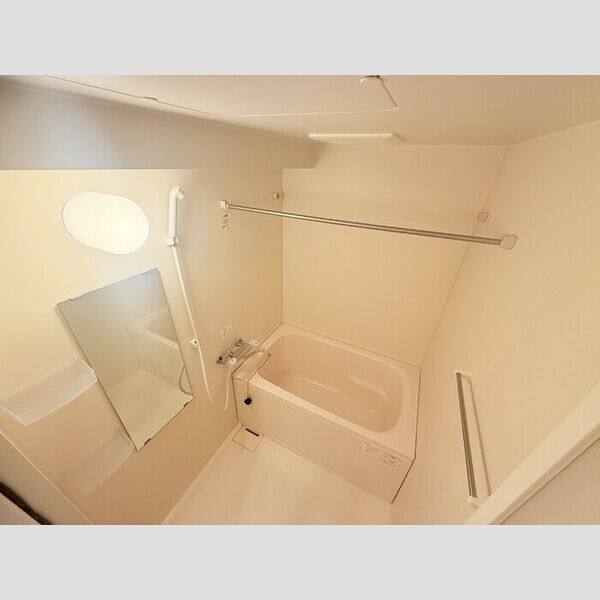 ジェイ・エス・ティ横浜東 浴室