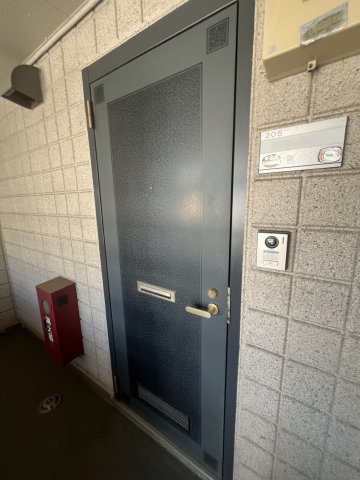 プリュニエラバン 玄関