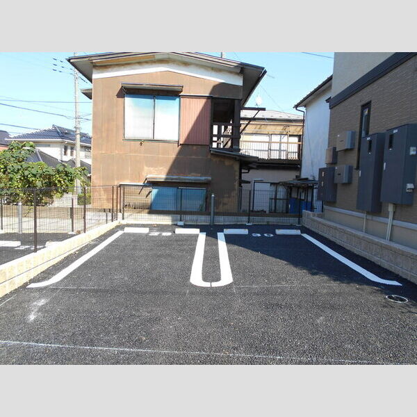 シャインアイリス　Ⅲ 駐車場