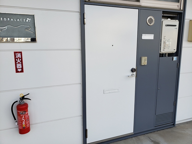 レオパレスｃｏｍｆｏｒｔ302号室 玄関