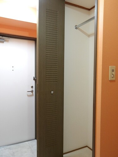 ライオンズマンション川口第１０ 物入　２０２５年４月撮影