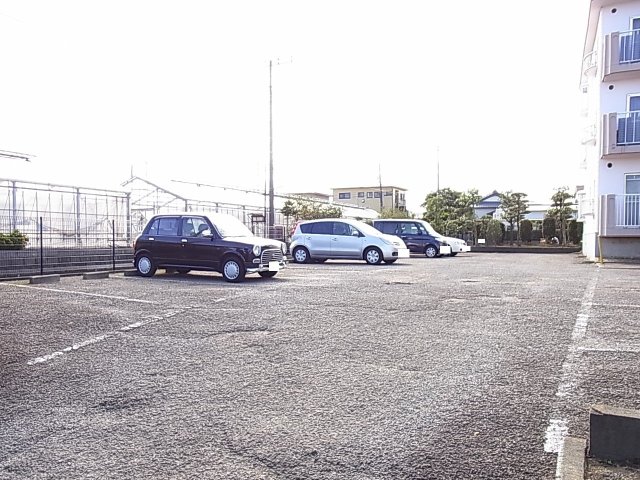 コートヴィレッジⅡ 駐車場