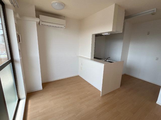 レフィナードＮ．Ｋ00307号室 リビング