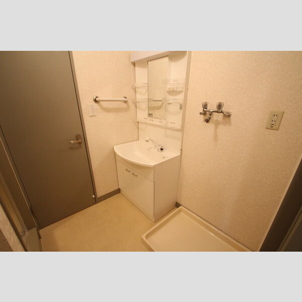 スタークレスト0705号室 脱衣所はスペース十分♪