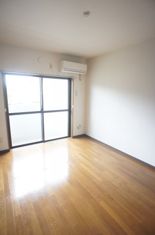 第５藤ビル リビングです