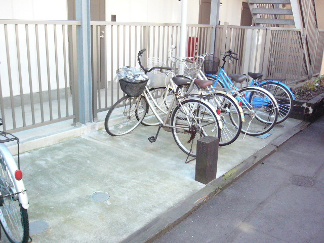 ラフィーネ0105号室 駐輪場