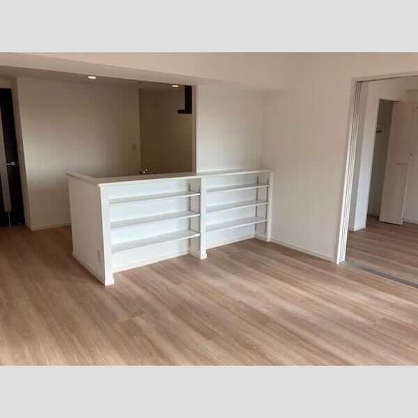 Alivis一之江804号室 玄関