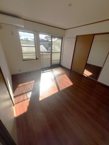 プリュニエラバン リビング