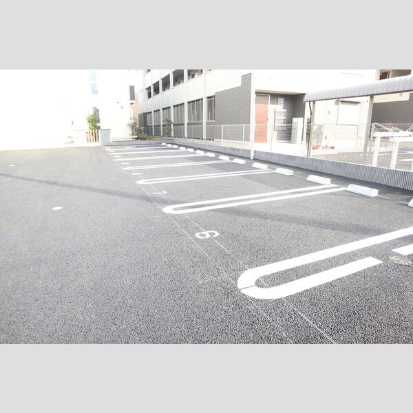 D-roomTODA Front Court　A105号室 駐車場