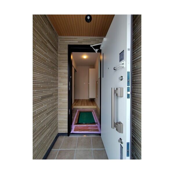 世田谷区東玉川2丁目戸建 玄関