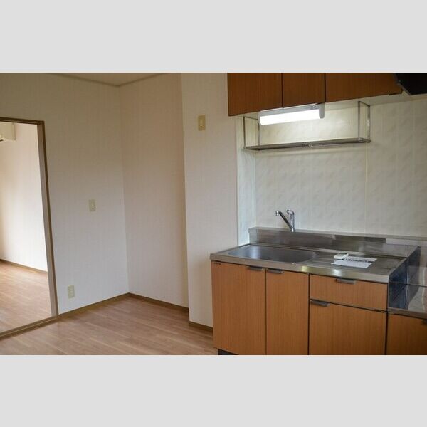 ジュネス・シャトー　Ⅲ ダイニングキッチン