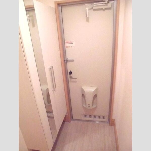 モダンコートウラワ202号室 玄関