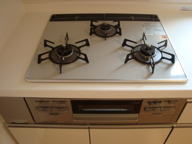 クレッセントコート102号室 ガスコンロ３口