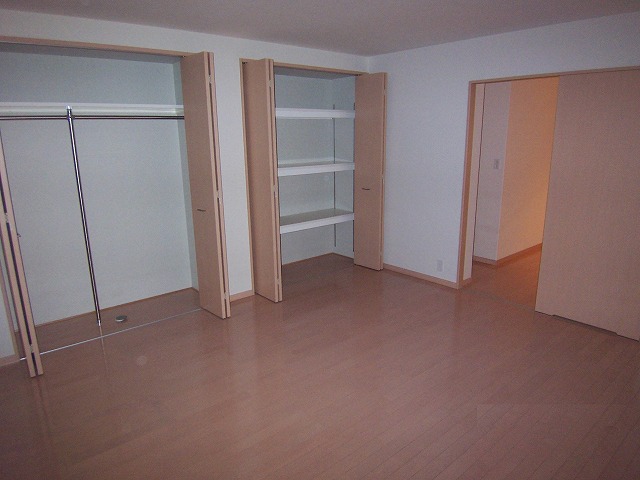 グラントレゾール明大前 内観