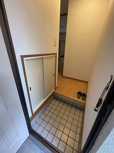 アテネハイツ 玄関　内装後