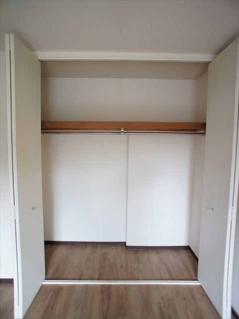 ルミエール若葉0302号室 収納