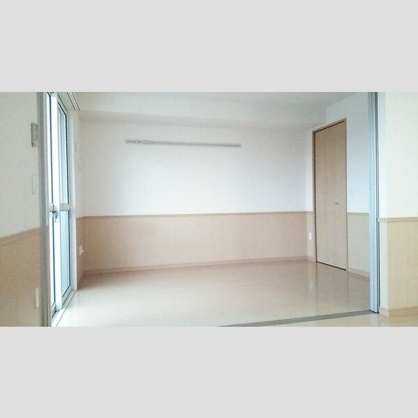 クリスタル　ソレーユ201号室 洋室