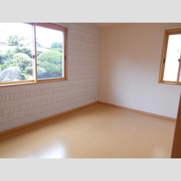 コンフォート　壱番館・弐番館Ⅱ-102号室 北側洋室