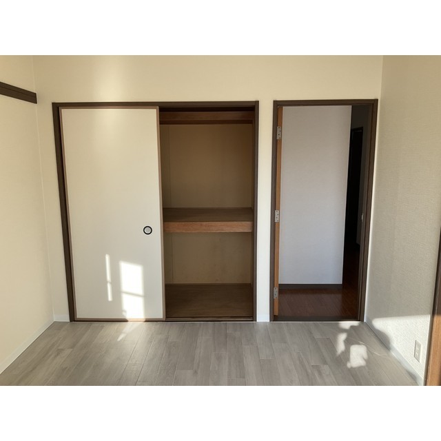 グランデュール瀬戸岡101号室 内観