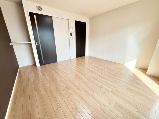 サン　コンフォート202号室 洋室