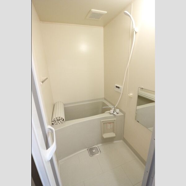 ピュアタウン南逆井　C102号室 バスルーム