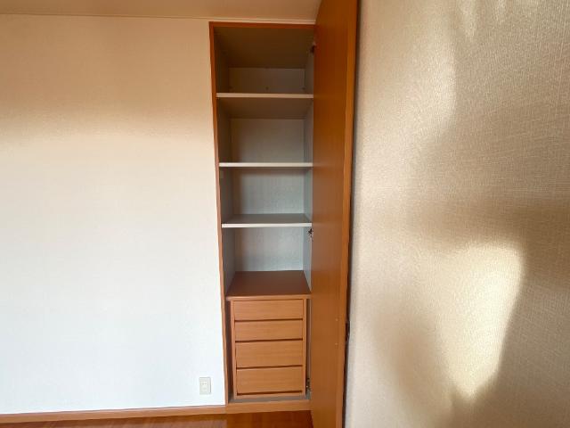 Ｊ．Ｓガーデン303号室 収納