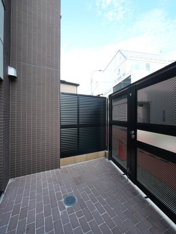 コンポジット渋谷本町1階 内観