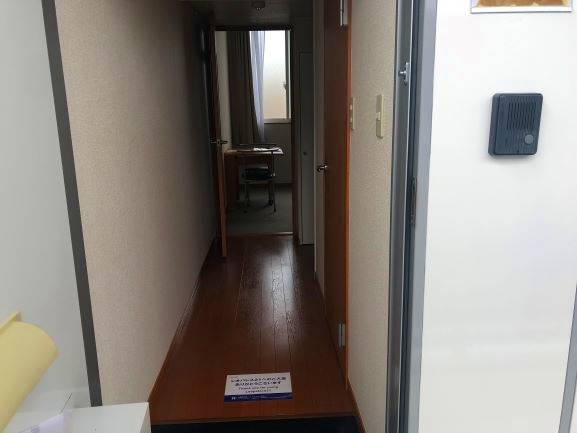 レオパレスシャルマンⅡ105号室 玄関