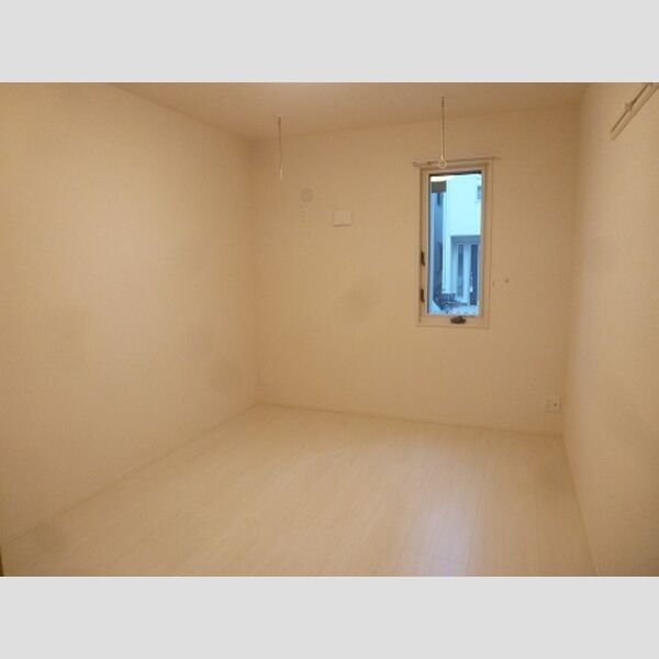 ディー クローナ 洋室(南側)