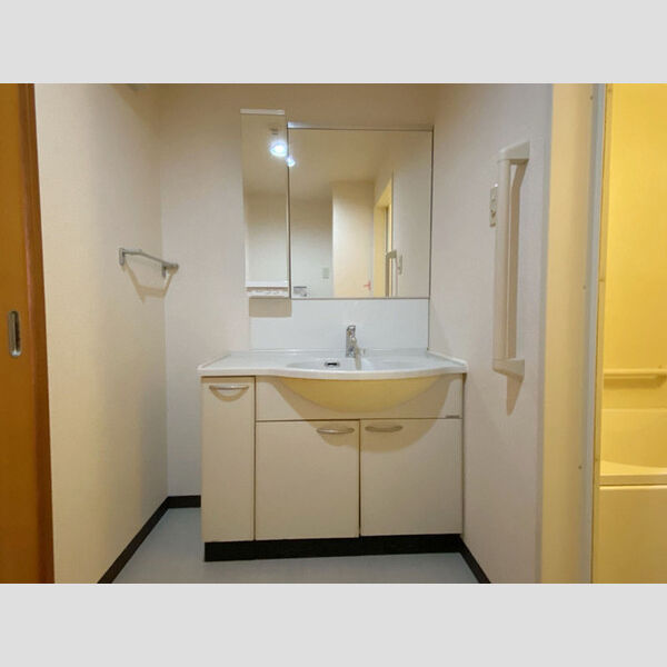 モニュメントスクウェア　参番館 参番館301号室　洗面所