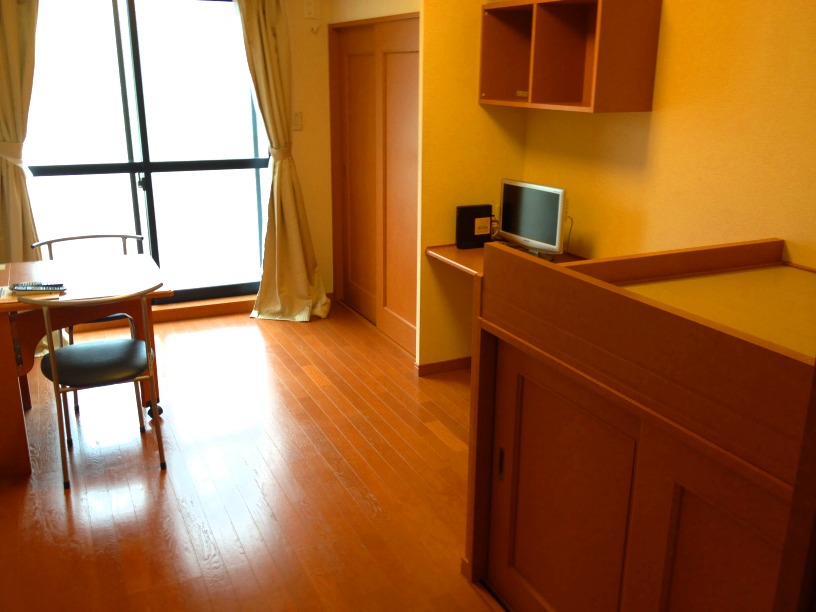 レオパレスセジュール リビング