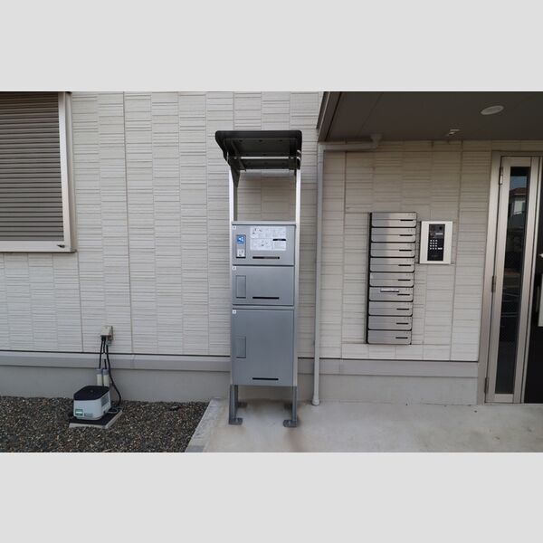 ルミナーレ(大和田新田PJ)303号室 宅配ボックス