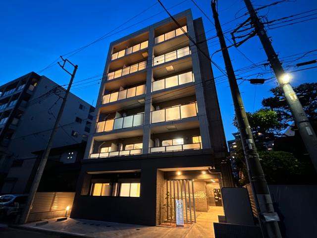 ウィスタリアコート 外観写真（夜）