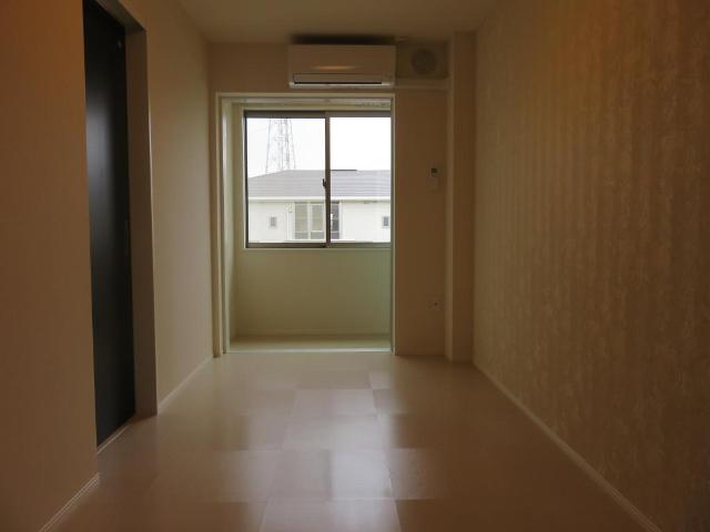 グレイシャス鎌倉201号室 リビング