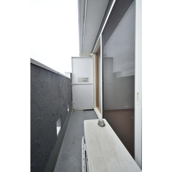 エレガンス鵠沼0301号室 バルコニー