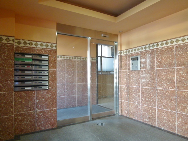 スカイフィールドⅡ0303号室 オートロック入口・メールボックス